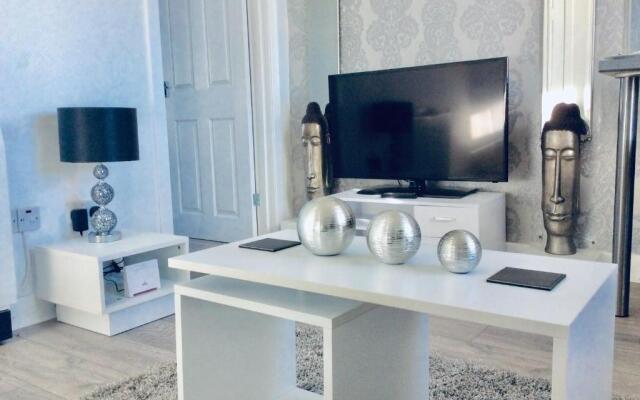 Dunoon - Town Centre Holiday Home Apartment