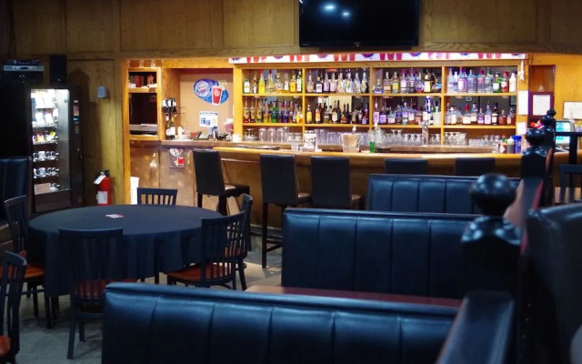 Causeway Bay Hotel Sparwood