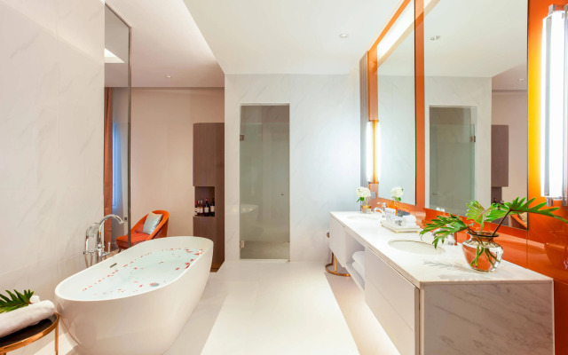 La Seine Hotel