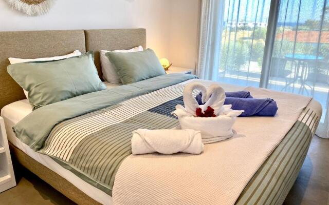 Gennadi Harmony Suites - 200 m from the sea