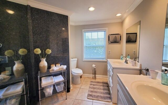 Paradise Awaits - Wkly 3 Bedroom Home