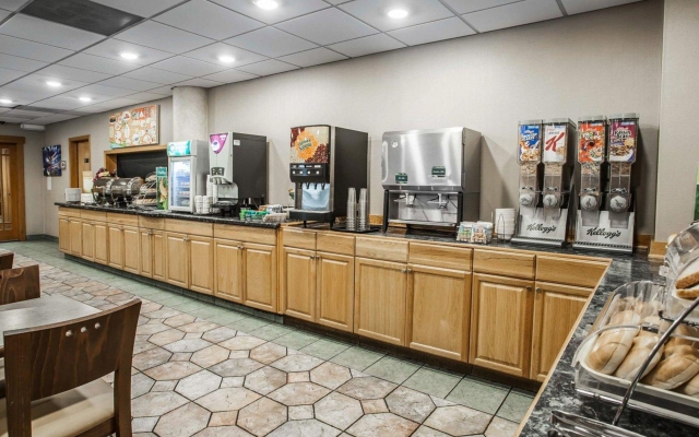 Quality Inn & Suites Sequim at Olympic National Park