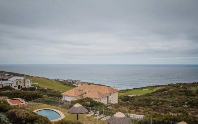 Aan de Zee @ Pinnacle Self - Catering Villas