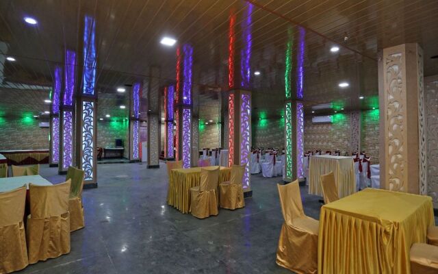 OYO 10961 near Railway Station