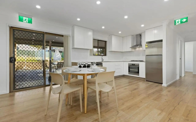 Modern Family Holiday Home Overlooking Jervis Bay