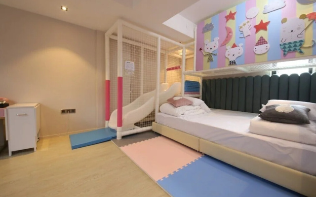 Almond Kids Hotel