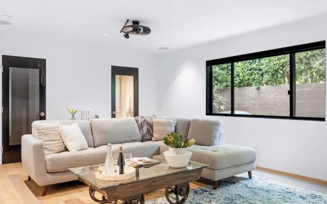 Kings Road West Hollywood Luxury Pool, Views, Firepit, Modern Design