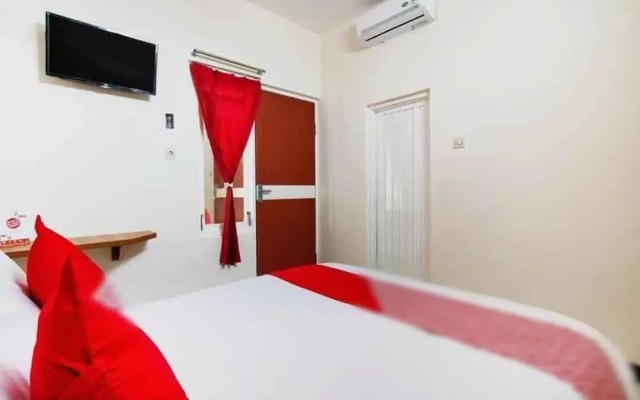 Cozy Residence Syariah  by OYO Rooms