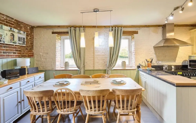 Host Stay Granary Barn