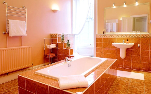 Luxury Central Old Town Suite Edinburgh