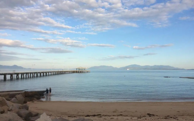 Tropical Palms Resort & 4WD Hire