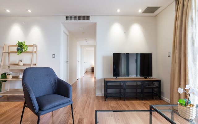 Sydney CBD Self-Contained Studio Apartment (2806PT)