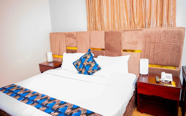 The Okaseni Lodge