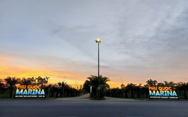 Marina Seaside Boutique Hotel