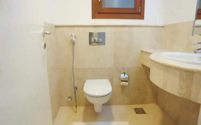 Tranquil Marina View Retreat