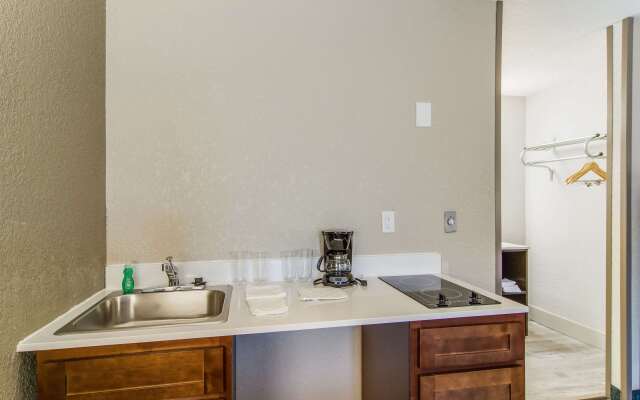 Suburban Studios Hotel Kingsland Near I-95