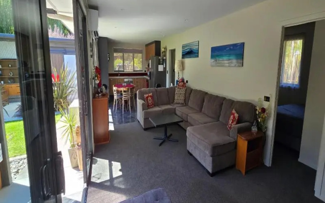 The Rocks Chalets – Lobby – Takaka