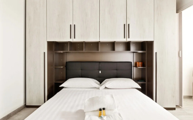 Renewed Balcony Flat With Green Garden