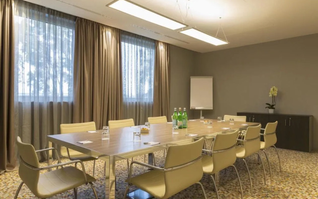 Hampton by Hilton Rome East