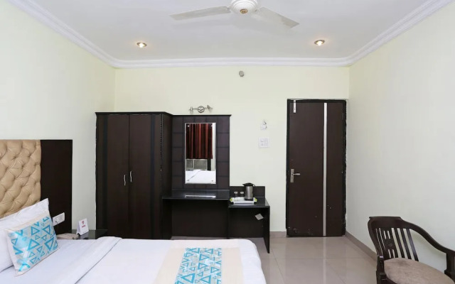 OYO 8909 Hotel Grand