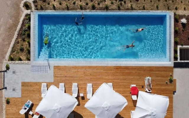 Cozy two Bedroom Mobile Home Vrata Krke With Breakfast Included