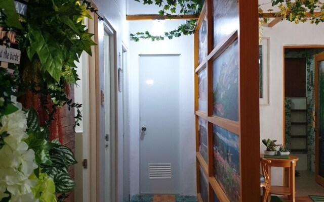 GardenPod Hostel + Café