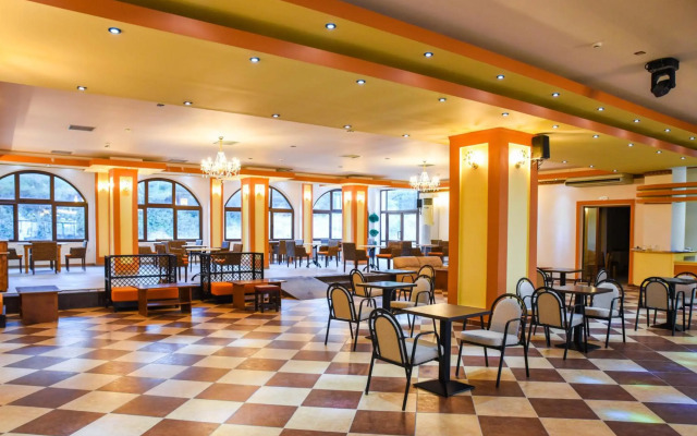 Chrysoula Hotel & Apartments
