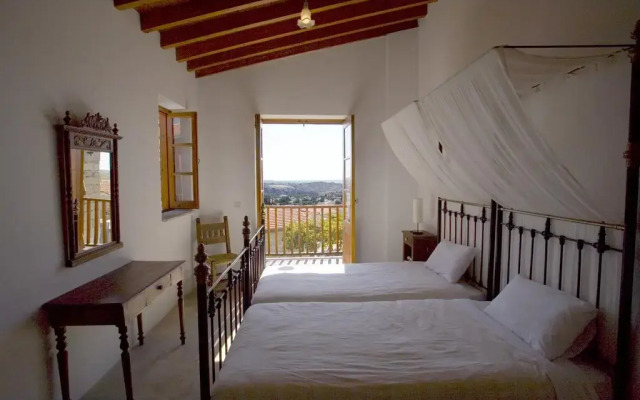 Eveleos Country House