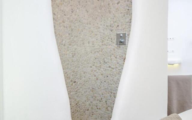 Cyano Suites