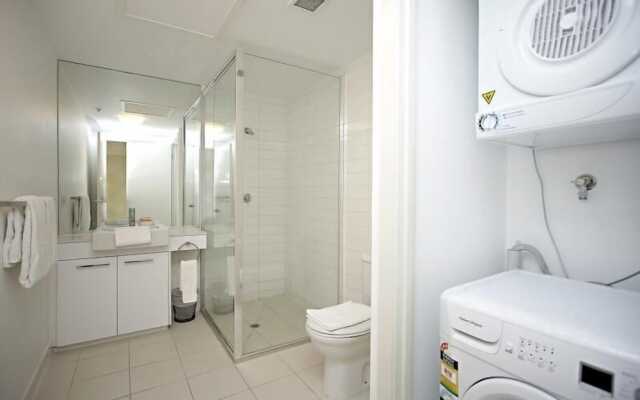 Astra Apartments - Docklands
