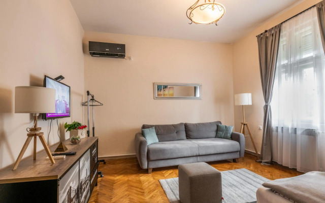 Neimar Apartment with Wi-Fi and parking