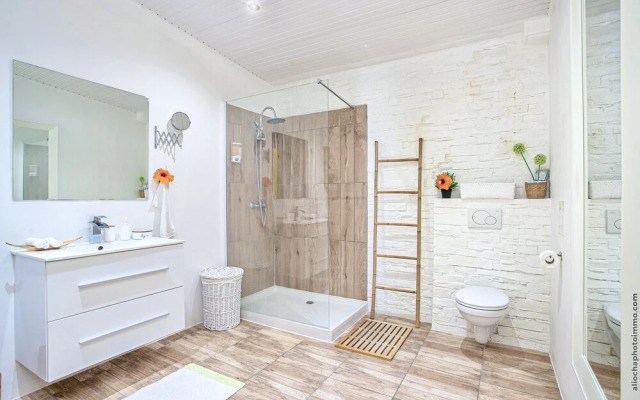 Foyal Suites