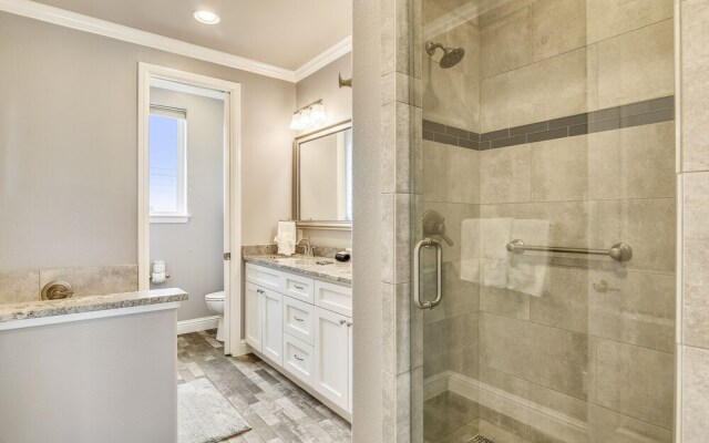 Salty Blue Mermaid - 4 Br Home