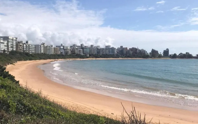 Apartamento peracanga com vista para o mar