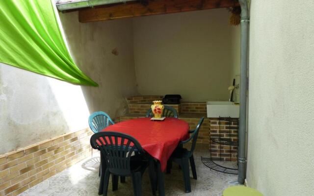 Gîte Ferrières-sur-Sichon, 4 pièces, 6 personnes - FR-1-489-191