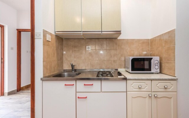 Stunning Home in Mandre With Wifi and 2 Bedrooms