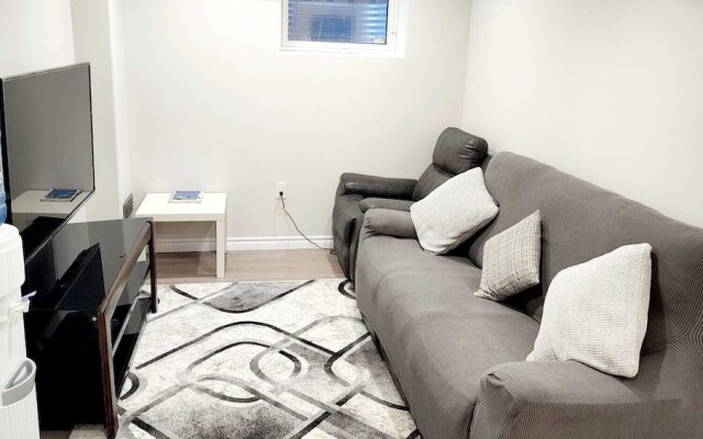Stunning - Basement Apt in Barrie