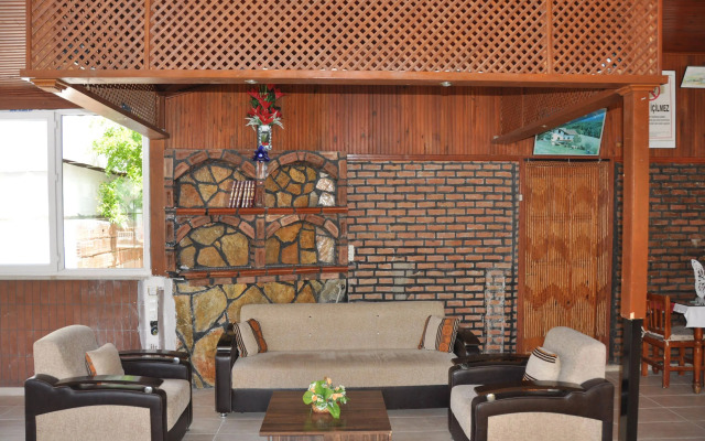 Mese Hotel & Apartments