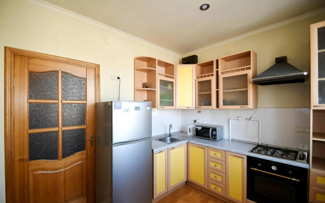 Apartments on Mira Avenue 33