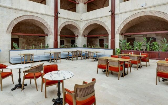 Silk Road Museum Hotel