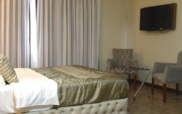 Red Green Hotel