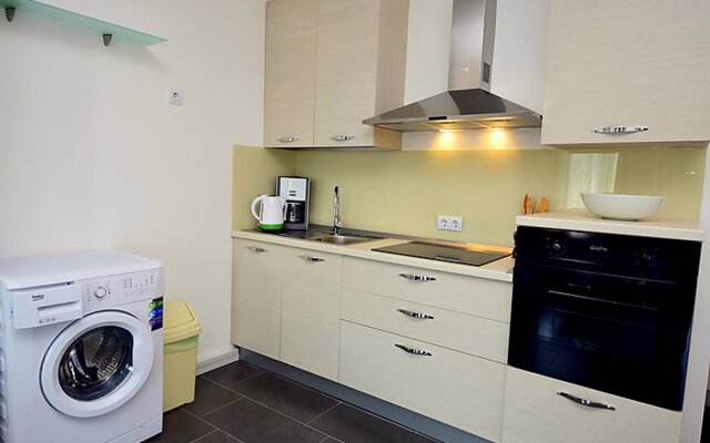 Lozna Residence 32551