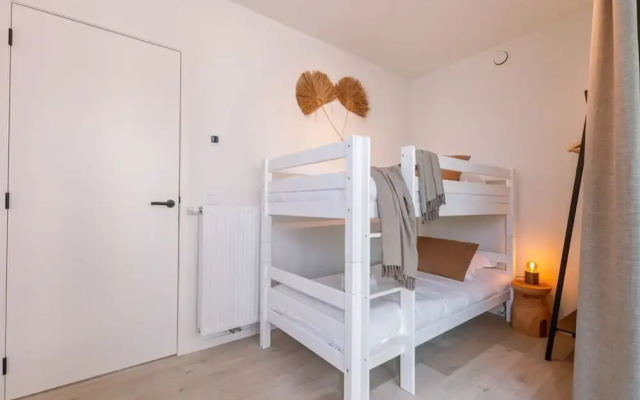 Family Apartment Located by the sea