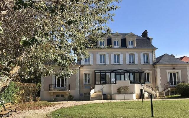 Centre de Vacances et Hôtel CPCV Normandie à 50 mètres de la plage de Houlgate