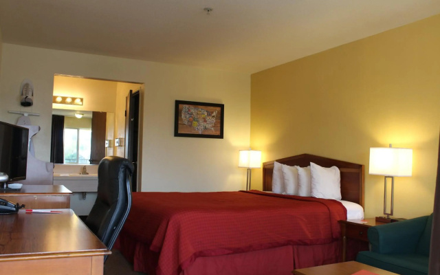 Econo Lodge Inn & Suites Lodi - Wine Country Area