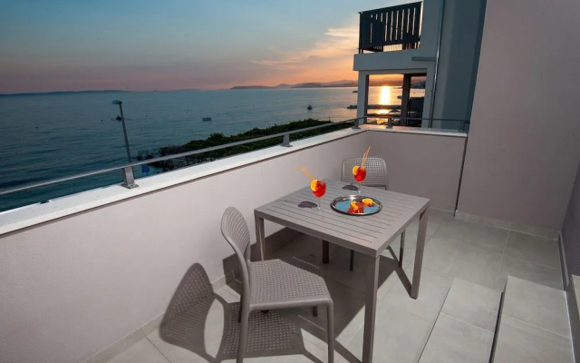 Seaside Luxury Suites