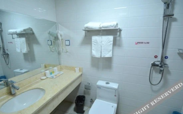 Baiji Hotel (Zhengzhou Erqi Square David City Branch)