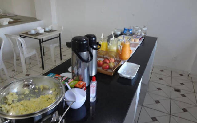 OYO Hotel Gmatos - 8 minutos do Mercado Central