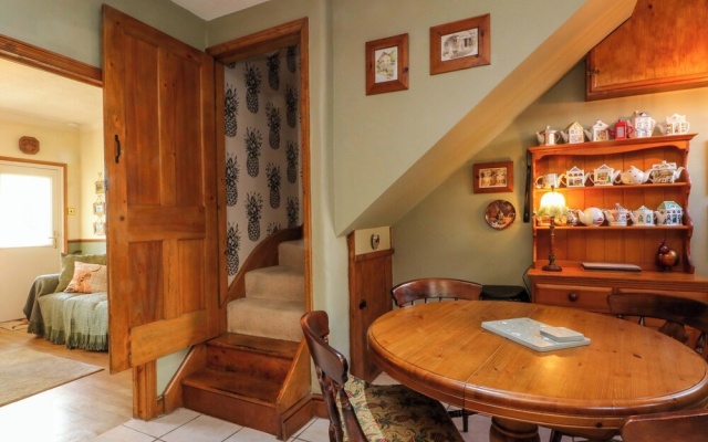 Pineapple Cottage