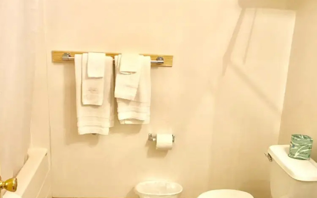 Saco River Motor Lodge & Suites